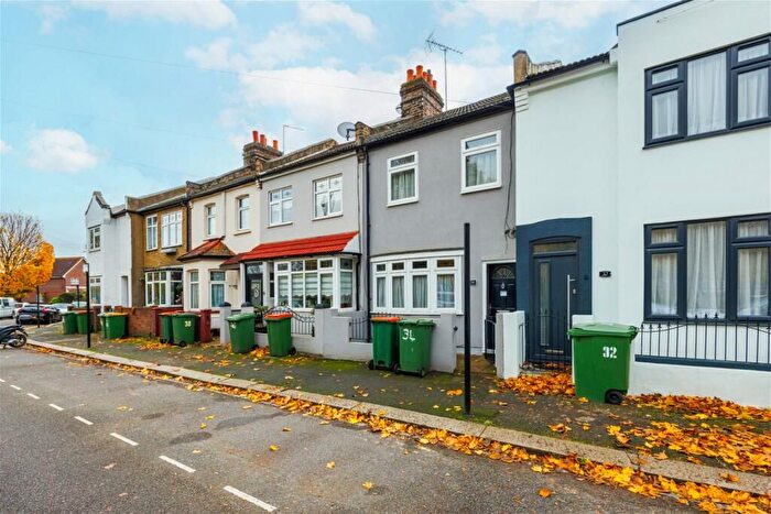 3 Bedroom End Of Terrace House To Rent In King George Avenue, London, E16