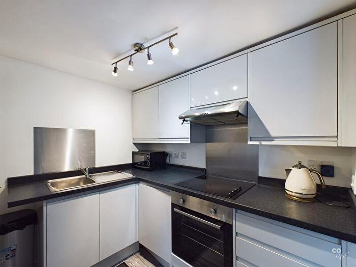 3 Bedroom Flat To Rent In Ditchling Road, Brighton, BN1