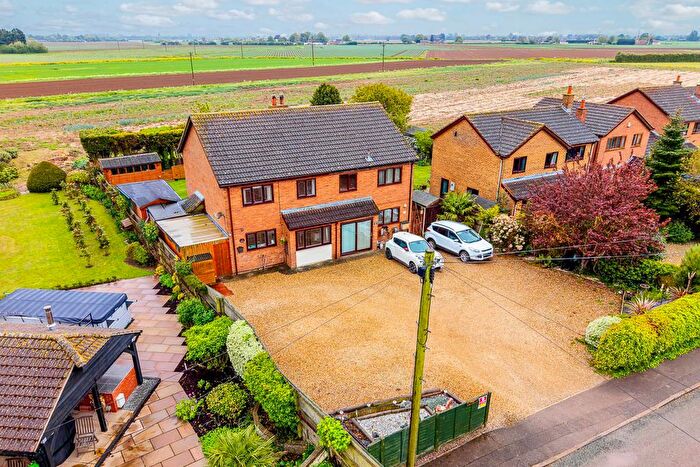 3 Bedroom Semi-Detached House For Sale In Roman Bank, Holbeach Bank, Holbeach, PE12