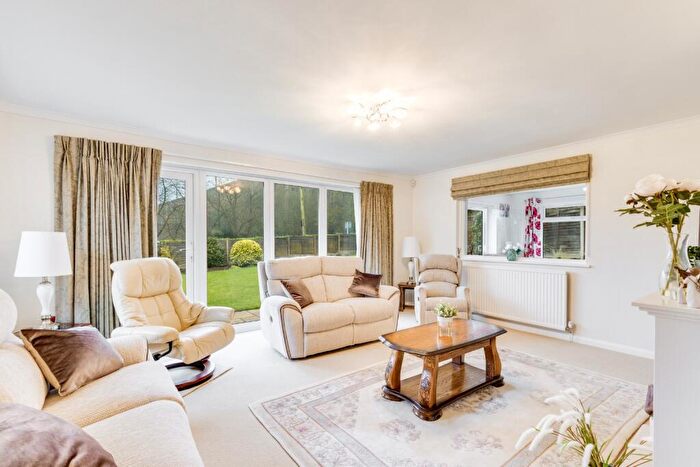 4 Bedroom Detached House For Sale In St. Ives Close, Welwyn, Hertfordshire, AL6
