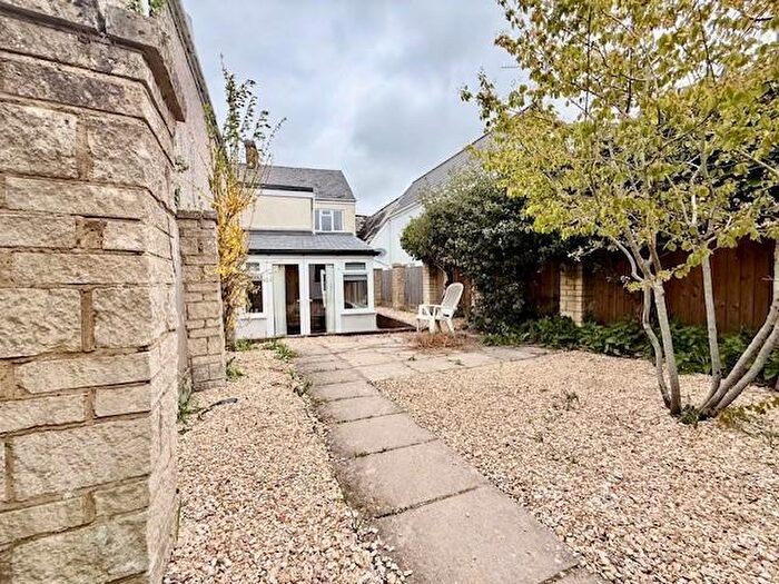 4 Bedroom Terraced House To Rent In High Street, Royal Wootton Bassett, SN4