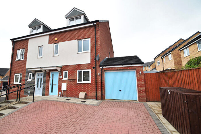 3 Bedroom Semi-Detached House For Sale In Oldwood Close, Newton Aycliffe, DL5