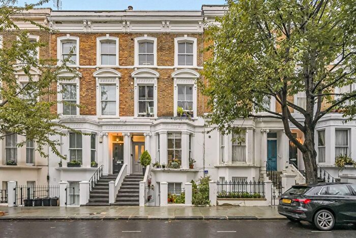 1 Bedroom Flat For Sale In Chesterton Road, North Kensington, London, W10