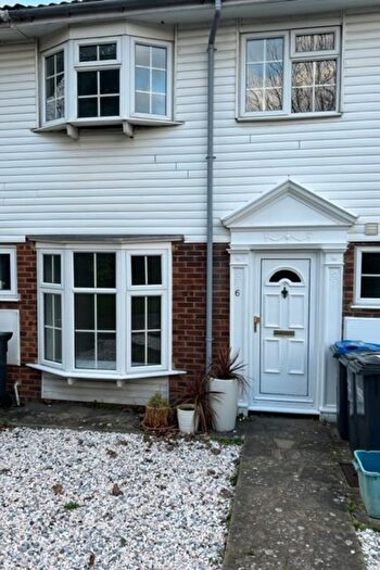 3 Bedroom Terraced House To Rent In Rowan Gardens, Croydon, CR0