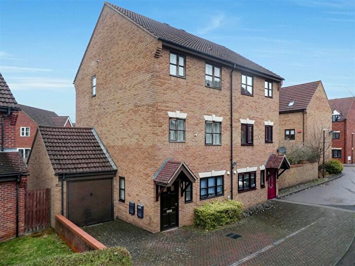 4 Bedroom Semi-Detached House For Sale In Dartington Place, Westcroft, Milton Keynes, MK4
