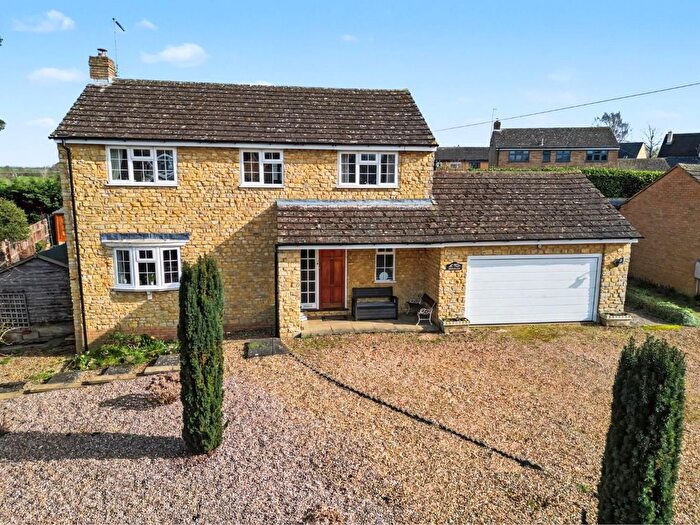 4 Bedroom Detached House For Sale In St. Johns Way, Piddington, Northampton, NN7