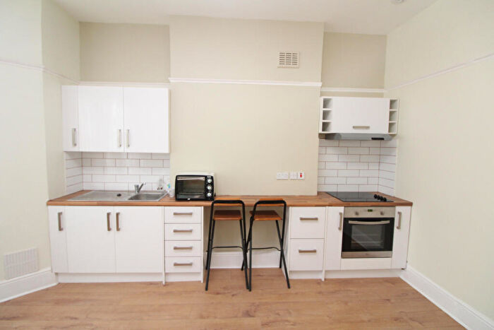 1 Bedroom Apartment To Rent In Brownhill Road, Catford, SE6