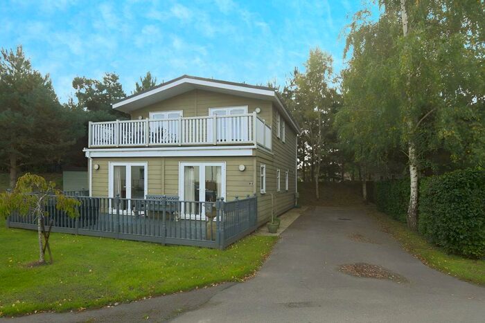 3 Bedroom Lodge For Sale In Carnoustie Court, Kirkgate, Tydd St Giles, PE13