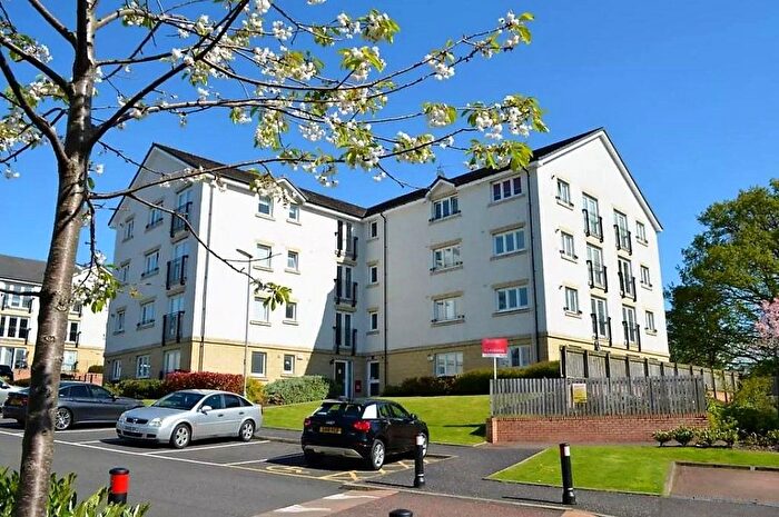3 Bedroom Flat To Rent In Kelvindale Court, Glasgow, G12