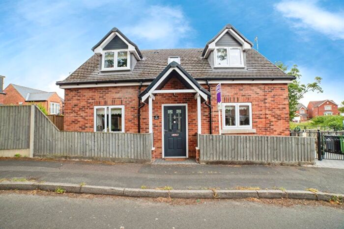2 Bedroom Detached House For Sale In Starthe Bank, Heanor, DE75