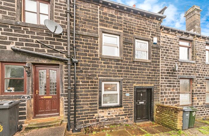 2 Bedroom Terraced House For Sale In Henderson Place, Bradford, BD6