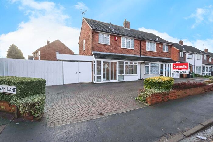 3 Bedroom Semi Detached House For Sale In Brierley Hill Road, Wordsley, Stourbridge, DY8