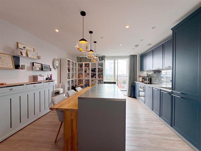 3 Bedroom Apartment For Sale In Palmer Street, Reading, RG1