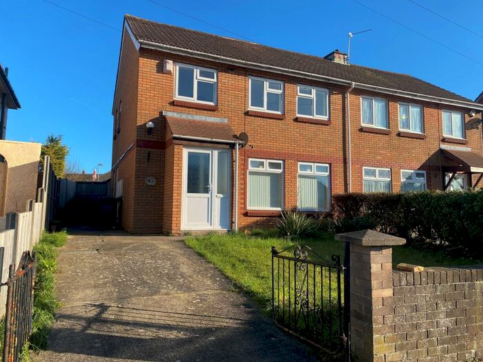 3 Bedroom House To Rent In Bonnington Walk, Bristol, BS7