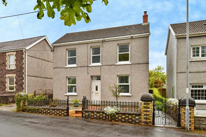 4 Bedroom Detached House For Sale In Pantyblodau Road, Blaenau, Ammanford, Carmarthenshire, SA18