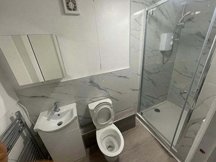5 Bedroom End Of Terrace House To Rent In Mossford Street, London, E3
