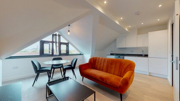 2 Bedroom Flat To Rent In Riverbank Way, Brentford, TW8