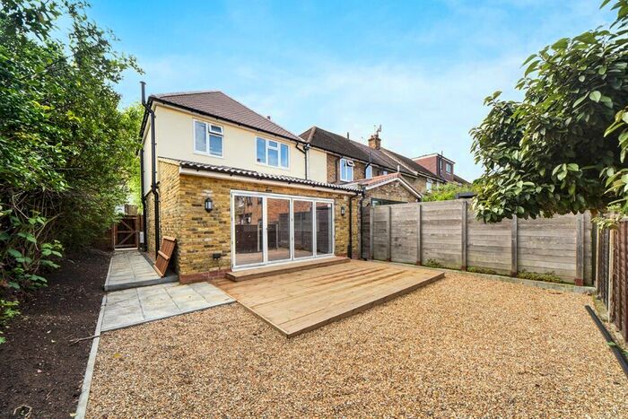 3 Bedroom Detached House To Rent In Highcombe, London, SE7
