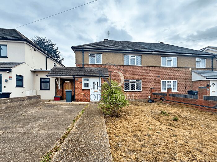 3 Bedroom Semi-Detached House To Rent In Feltham, TW13