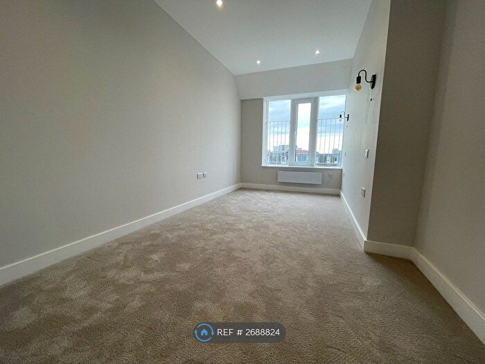 2 Bedroom Flat To Rent In Carlton Crescent, Southampton, SO15
