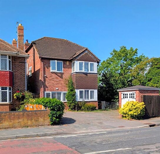 3 Bedroom Detached House For Sale In Dinglewell, Hucclecote, Gloucester, GL3