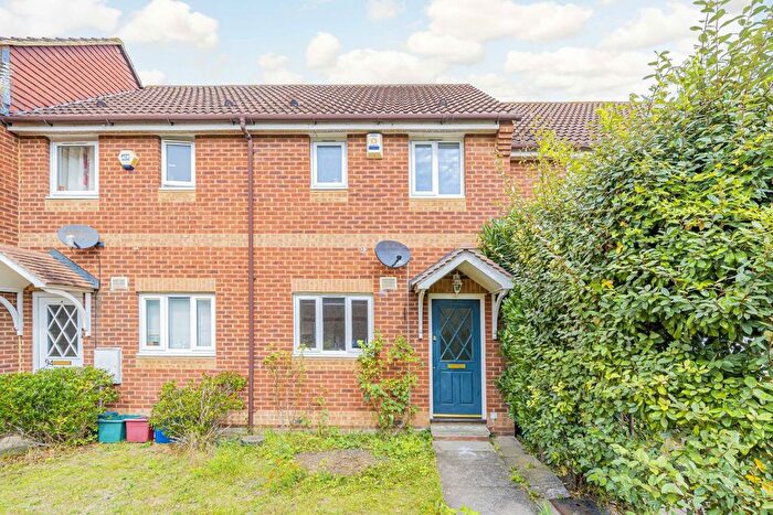 2 Bedroom Property To Rent In Varsity Drive, Twickenham, TW1