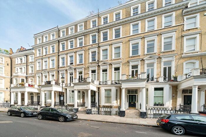2 Bedroom Flat To Rent In Lexham Gardens, Kensington, W8