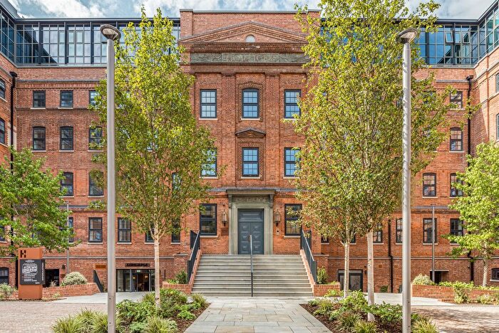 1 Bedroom Flat For Sale In Memorial Avenue, Slough, SL1