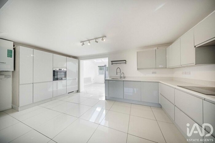 3 Bedroom Semi-Detached House For Sale In Meadow Close, Witchford, Ely, CB6