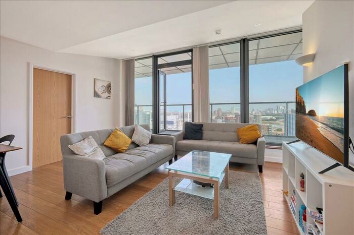 3 Bedroom Flat To Rent In Neutron Tower, Blackwall Way, London, E14