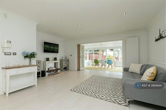 4 Bedroom Semi-Detached House To Rent In Montgomerie Mews, London, SE23