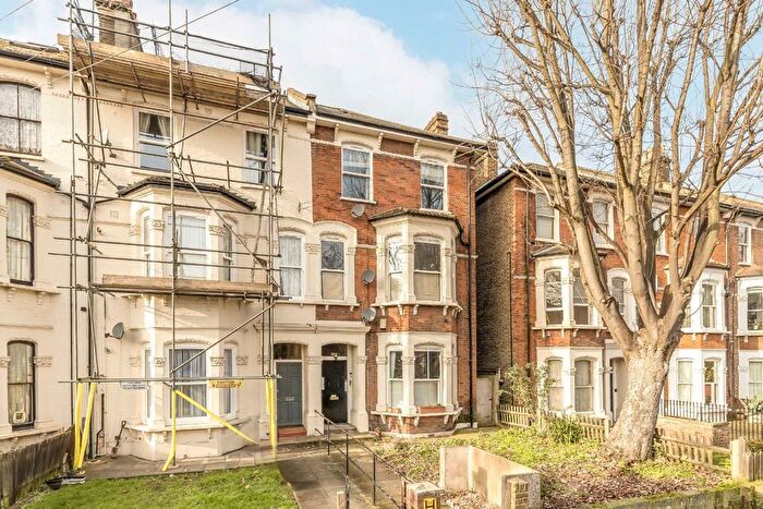 1 Bedroom Flat To Rent In York Grove, Peckham, SE15