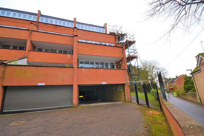 1 Bedroom Apartment To Rent In Copplestone Drive, Exeter, EX4