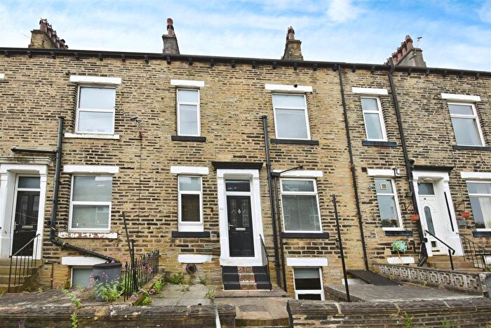 3 Bedroom Terraced House To Rent In Moorlands Place, Halifax, HX1