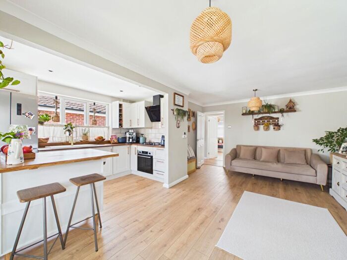 2 Bedroom Detached Bungalow For Sale In Lorraine Close, Shelton Lock, DE24