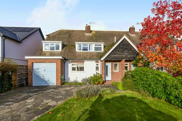 4 Bedroom Semi-Detached House To Rent In Shepperton, Sunbury On Thames, TW17