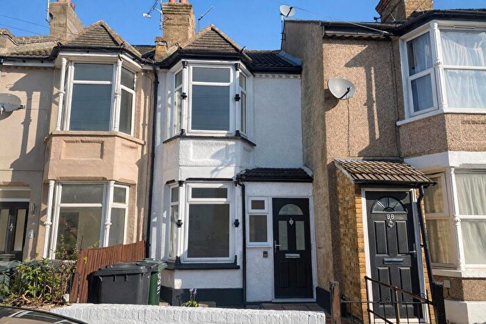 2 Bedroom Terraced House For Sale In Milton Road, Swanscombe, DA10