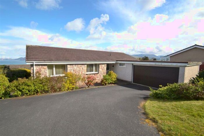 4 Bedroom Detached Bungalow For Sale In Cae Mair, Beaumaris, Anglesey, LL58