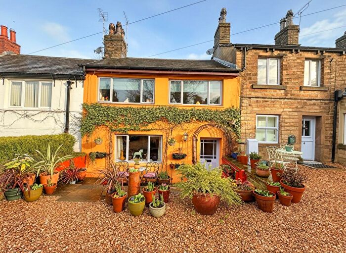 3 Bedroom Cottage For Sale In Daisy Chain Cottage, Poplar Bank, Fenay Bridge, HD8