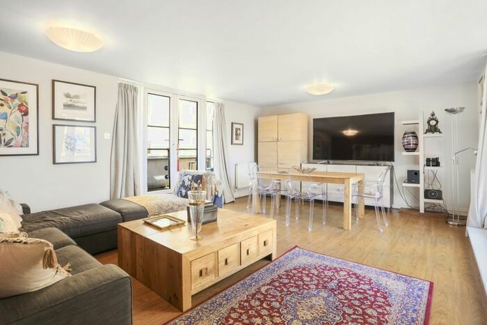 3 Bedroom Flat To Rent In Palgrave Gardens, London, NW1