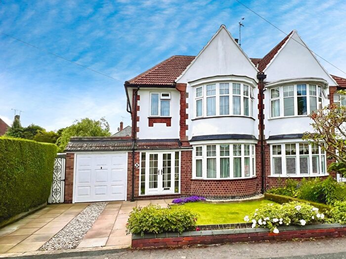 3 Bedroom Semi Detached House For Sale In Carfax Avenue, Oadby, LE2