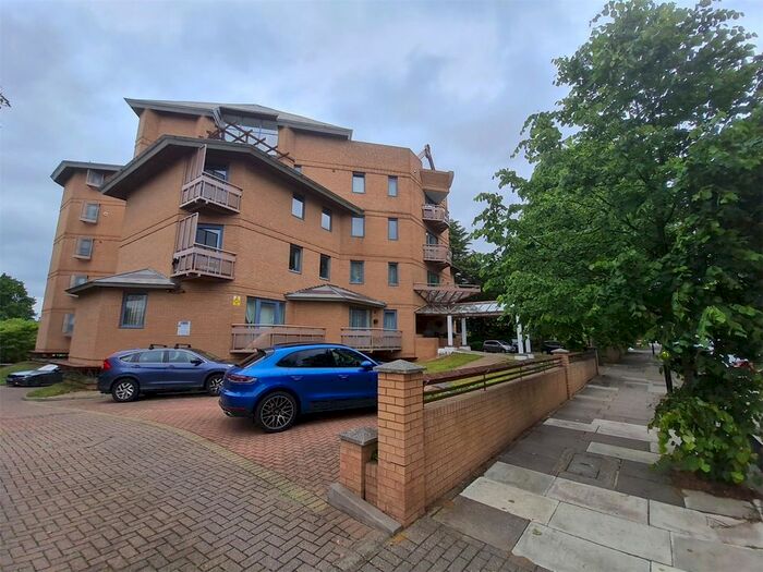 3 Bedroom Flat To Rent In -, Hillcrest Road, Ealing, London, W5