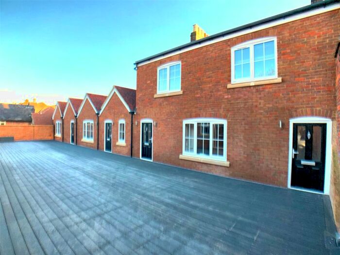 2 Bedroom Apartment To Rent In High Street, Marlow, Buckinghamshire, SL7