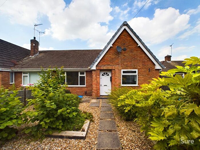 3 Bedroom Semi-Detached House To Rent In Auckland Close, Mickleover, DE3