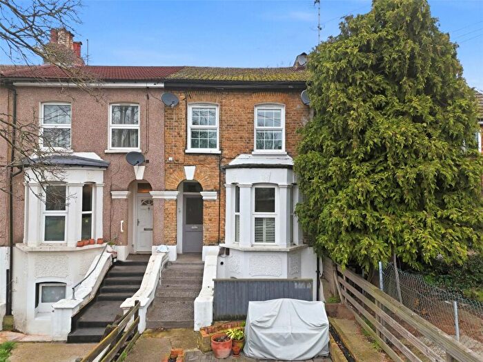 1 Bedroom Apartment For Sale In Wallwood Road, London, E11