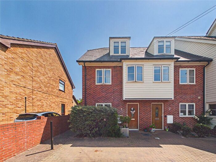 3 Bedroom End Of Terrace House To Rent In Priory Walk, Sudbury, Suffolk, CO10