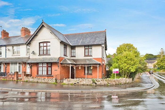 4 Bedroom End Terrace House For Sale In Victoria Avenue, Chard, TA20
