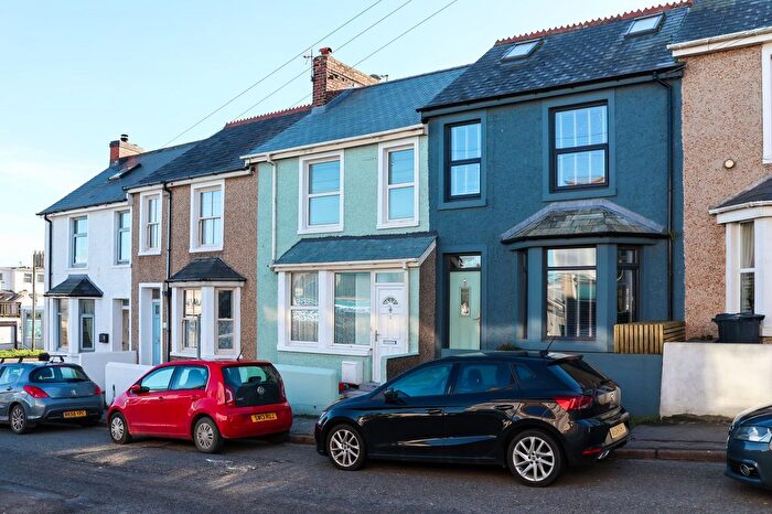 2 Bedroom Terraced House To Rent In Trevena Terrace, Newquay, TR7