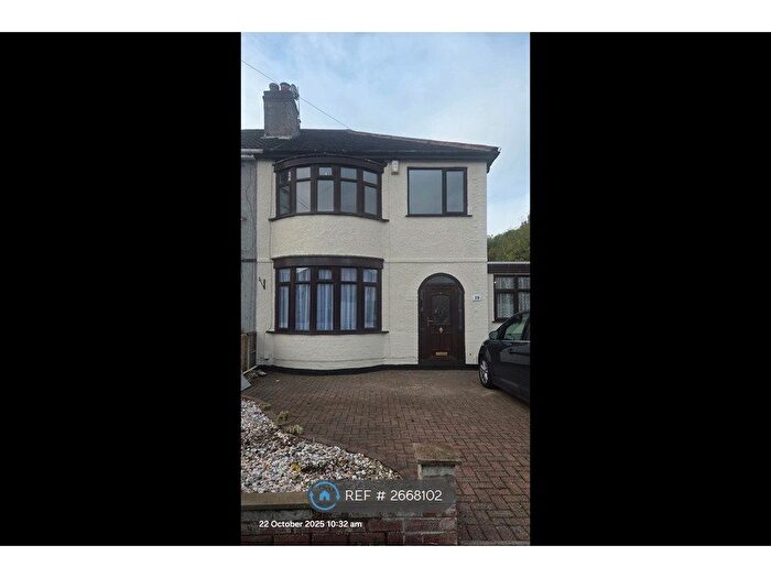 3 Bedroom Semi Detached House To Rent In Burland Avenue, Wolverhampton, WV6