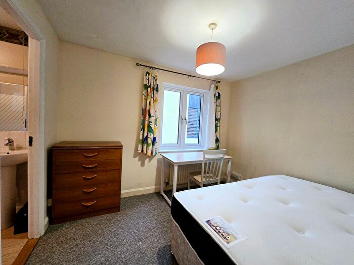 5 Bedroom Terraced House To Rent In Keats Close, Bermondsey, SE1